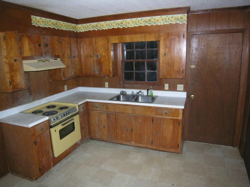 house hacking - old ugly kitchen